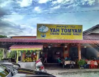 Yah Khraw Thai Cafe