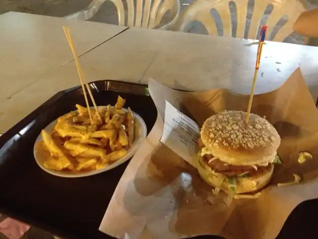 Burger Bakar Kaw Kaw Food Photo 8
