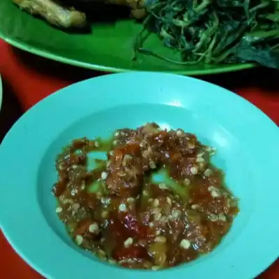 Sambal setan khas cirebon ( benhil )