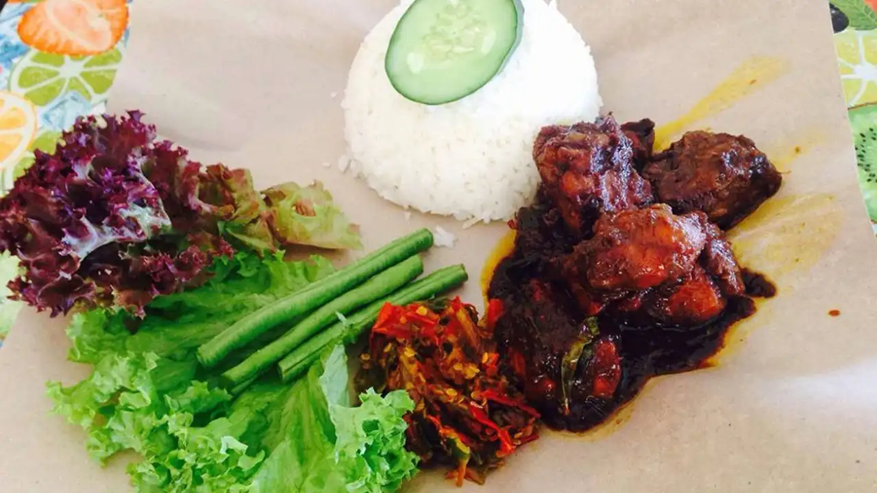 Nasi Ayam Kicap Sambal Tumbuk Bossku