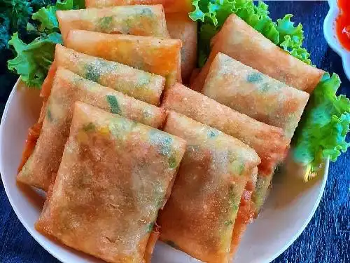 Martabak Telur Puyuh & Nugget Ayam, Jebres