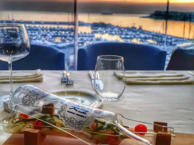 Ouzo Roof Restaurant - Wyndham Grand İstanbul Kalamış Marina Hotel'nin yemek ve ambiyans fotoğrafları 34