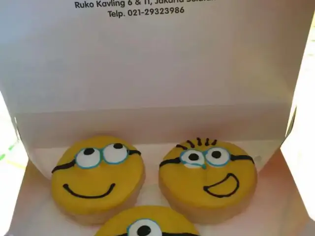 Gambar Makanan Polka Donuts 6