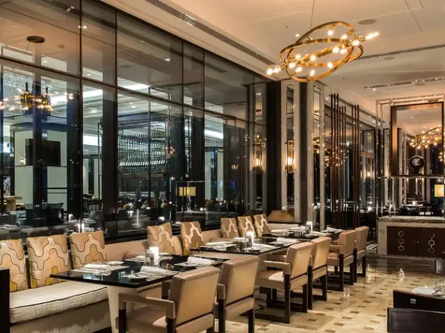 The Globe Restaurant - Hilton Istanbul Bomonti'nin yemek ve ambiyans fotoğrafları 4