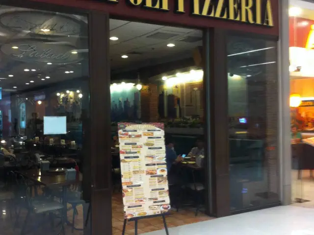 Napoli Pizzeria Food Photo 5