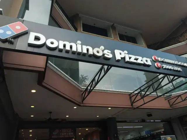 Gambar Makanan Domino's Pizza 9