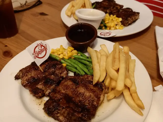 Gambar Makanan Steak Hotel by Holycow! 6