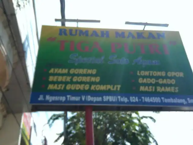 Rumah Makan Tiga Putri