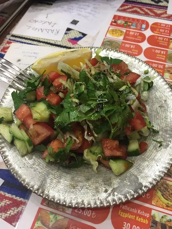Gaziantep Közde Künefe Kebap Salonu'nin yemek ve ambiyans fotoğrafları 5