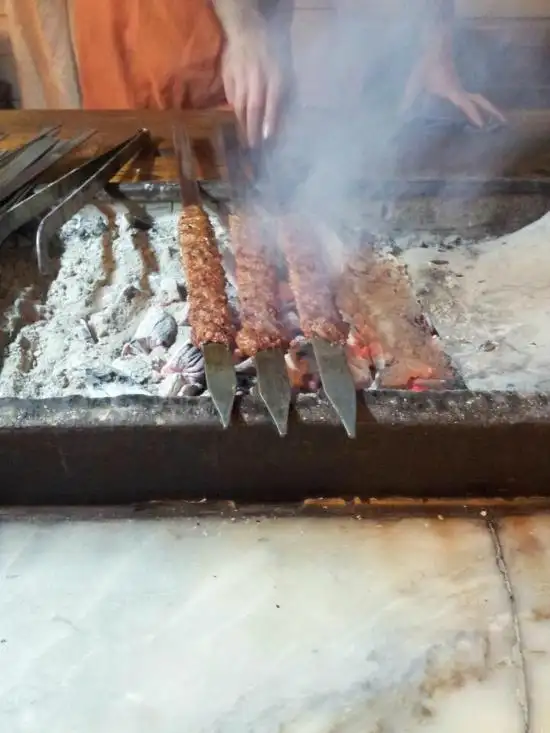 Nazar Ocakbasi Restaurant'nin yemek ve ambiyans fotoğrafları 3