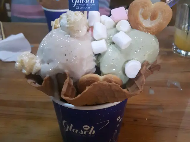 Glasch Nitrogen Ice Cream