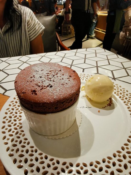 Bakerzin Plaza Senayan terdekat Restoran dan Tempat Makan Kafe