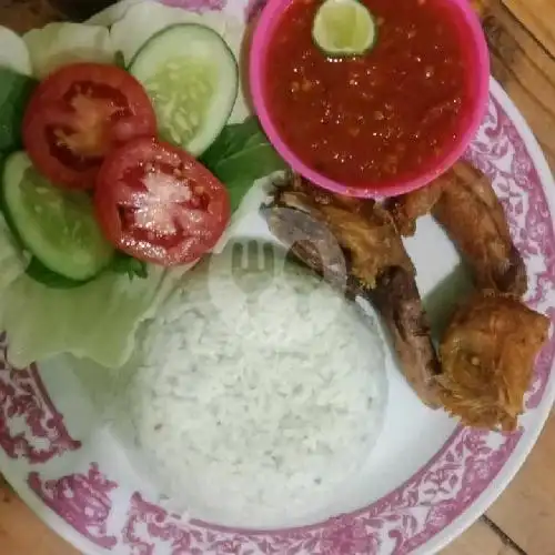 Gambar Makanan Lalapan Felina, Lowokwaru 17