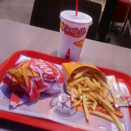 Carl's Jr.'nin yemek ve ambiyans fotoğrafları 33