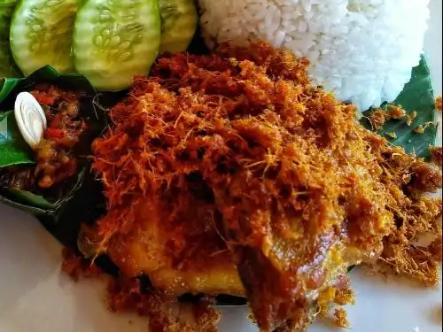 AYAM GORENG DAN BAKAR REMPAH BU.HAJI NUR