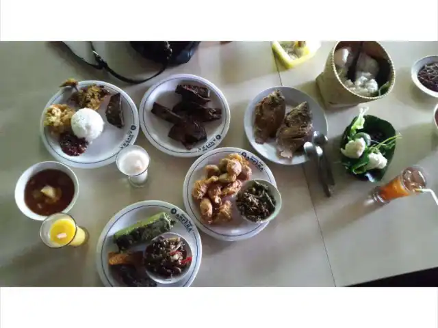 Gambar Makanan Warung Nasi Ampera 14