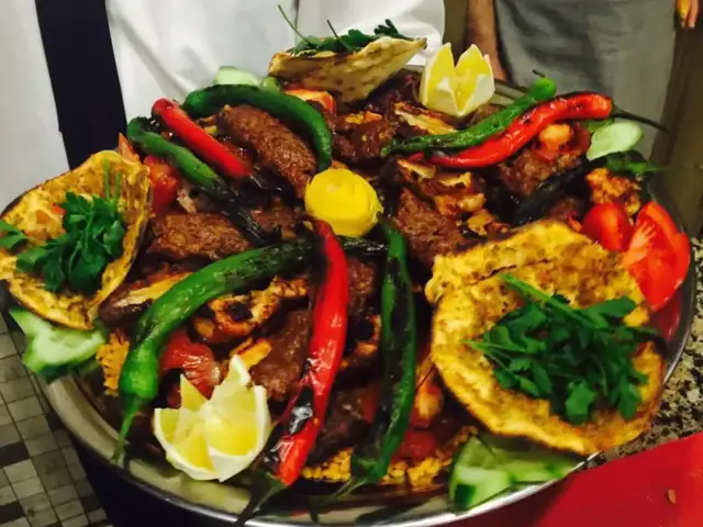 Basri Usta Urfa Sofrası'nin yemek ve ambiyans fotoğrafları 5