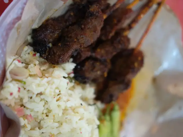 Gambar Makanan Sate Babi Bawah Pohon 19