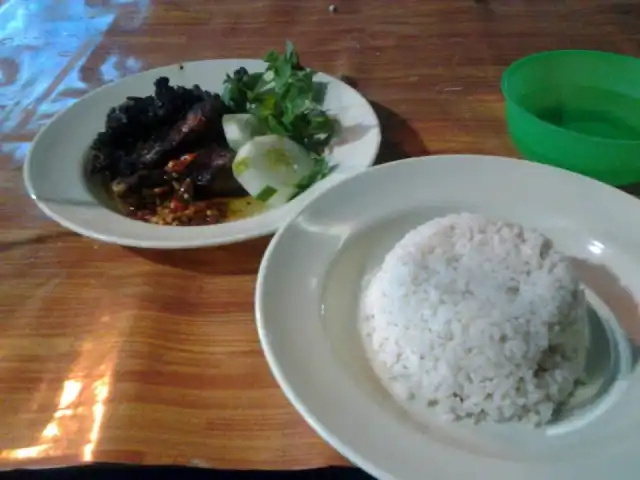 Gambar Makanan Bebek Hitam Pak Sayeki 9