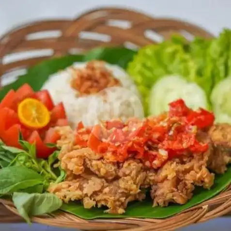 Gambar Makanan Ayam Geprek Lezato 4