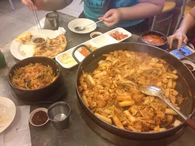 Korean Tradition BBQ Restaurant (Dak Gal Bi/Sam Gyeol Sal) Food Photo 2
