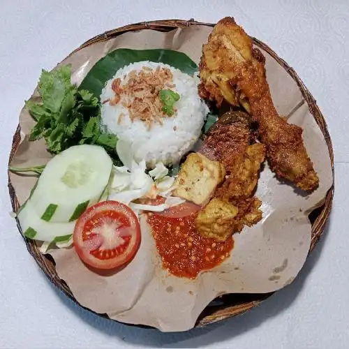 Gambar Makanan Ayam Penyet Buk Ade 1