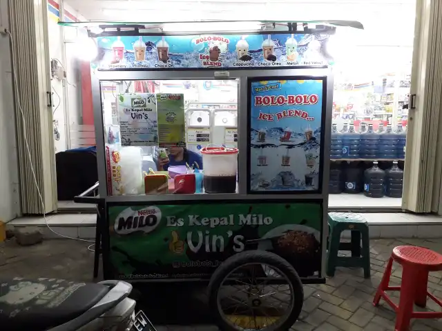 Gambar Makanan Es Kepal Milo Vin's & Bolobolo Es Blend 7