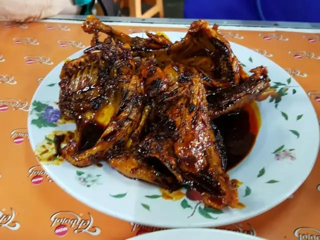 Gambar Makanan RM. Ayam Goreng Brebes 1 3