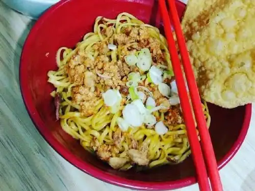 Bakmie Rica Top, Kelurahan Sario Tumpaan