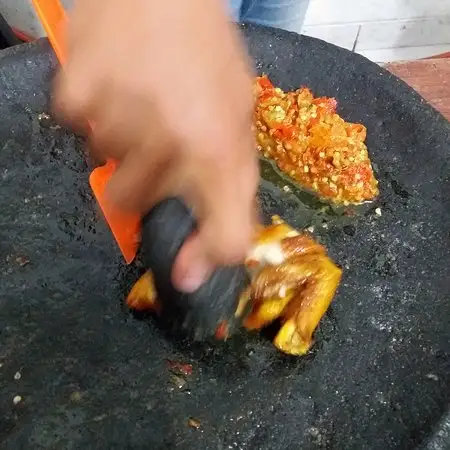 Gambar Makanan Ayam Gepuk Raja Ulek 10