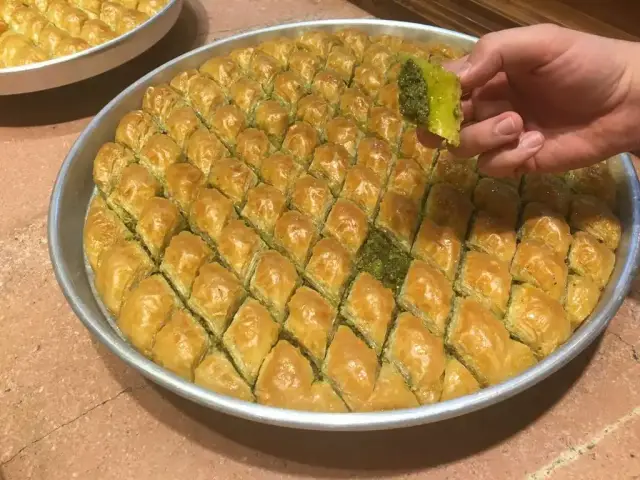 Elmacıpazarı Güllüoğlu'nin yemek ve ambiyans fotoğrafları 10
