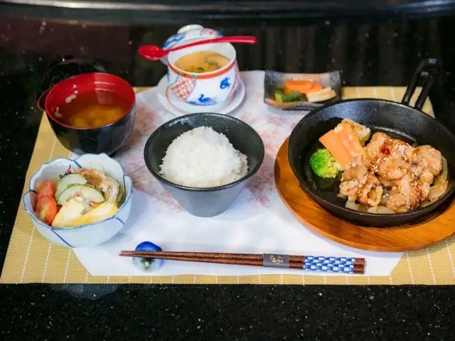 Gambar Makanan ISEYA Sukiyaki Robatayaki Japanese Restaurant 4