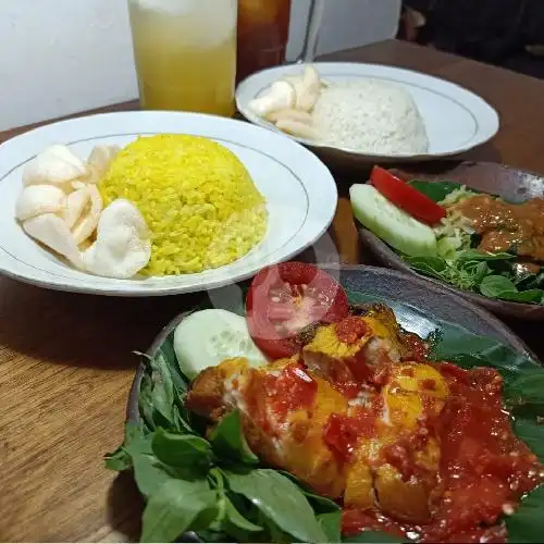 Gambar Makanan Nasi Kuning, Nasi Pecel & Penyetan Warung Boedhe, Krodan 4