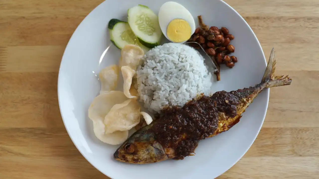 NASI LEMAK & NASI CAMPUR ANEKA LAUK