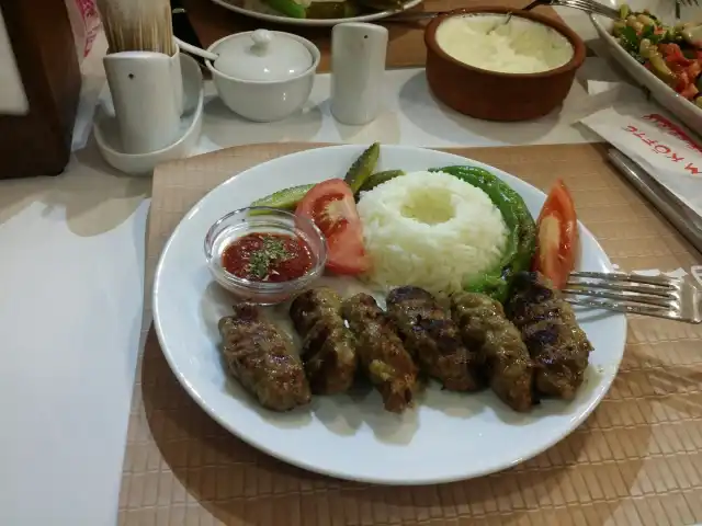 Tunç Ustam Köfte'nin yemek ve ambiyans fotoğrafları 14
