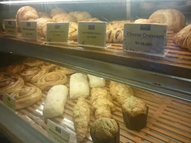 Gambar Makanan Daily Bread Bakery Cafe 15
