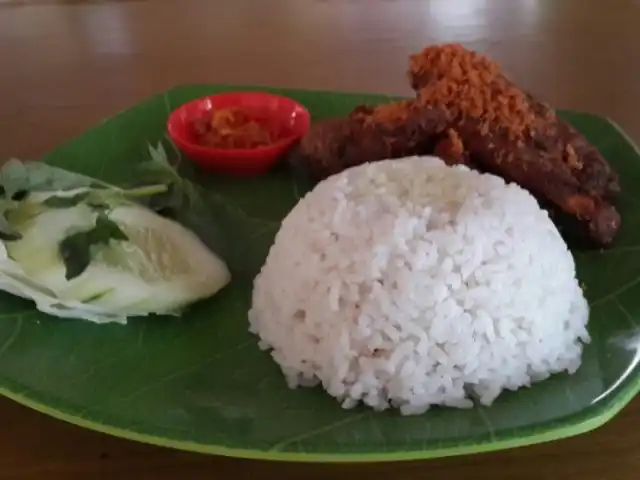 Gambar Makanan Warung Spesial Bebek/Ayam Sambel Pencit "Sagu" 6