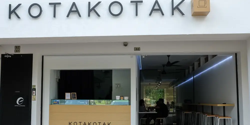 Kotak Kotak Cafe