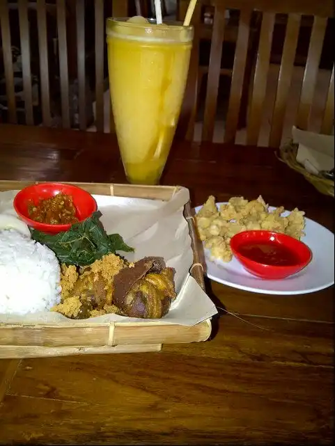 Gambar Makanan Pondok Pari Garden Resto 5