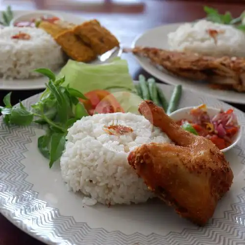 Gambar Makanan Ayam Betutu Mek Rati, Legian 4