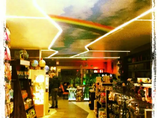 Rainbow Cafe & Kırtasiye'nin yemek ve ambiyans fotoğrafları 3