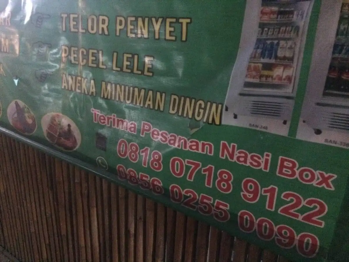 Ayam Penyet "Si Den"