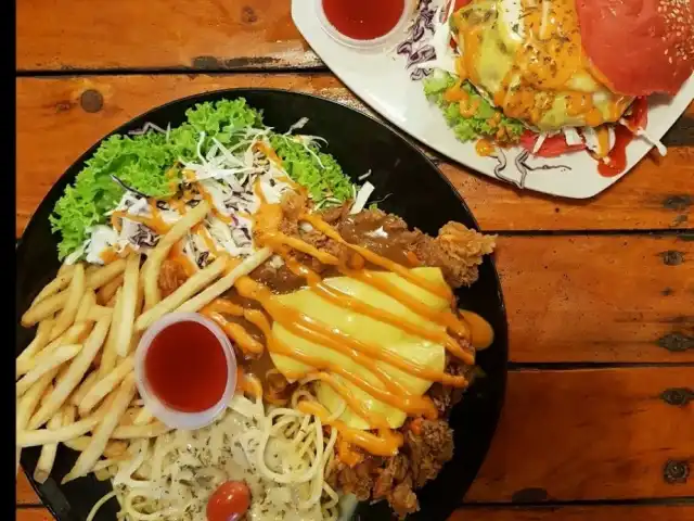 man burger kukus lava Food Photo 7