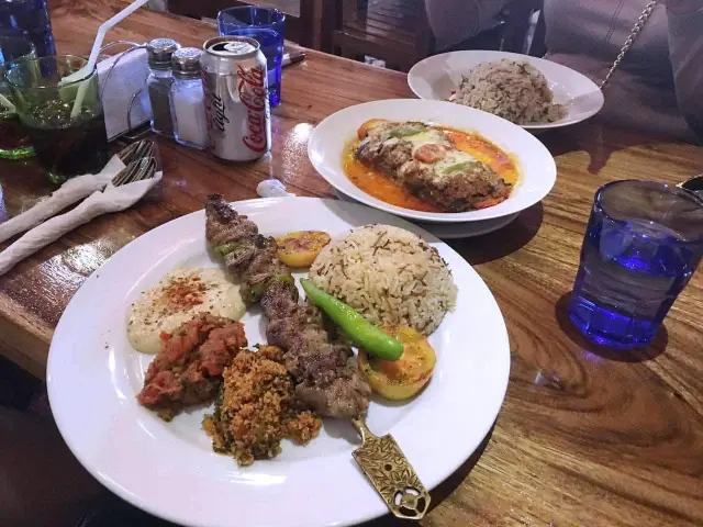 Pasha Grill & Shisha Lounge Food Photo 17