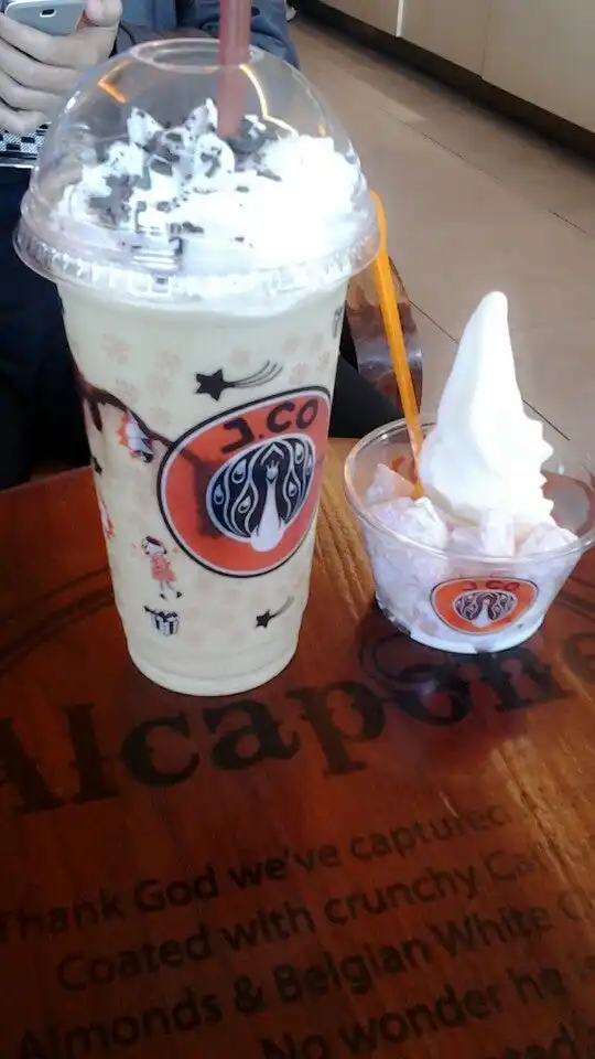 Gambar Makanan JCO Bintaro Exchange 11