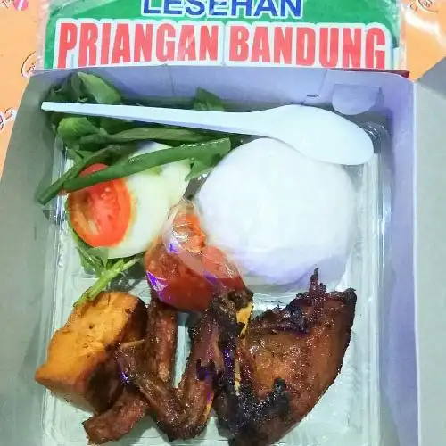 Gambar Makanan Lesehan Priangan Bandung, Mayjend Sutoyo S 18