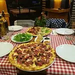 Pizzeria Capra'nin yemek ve ambiyans fotoğrafları 3