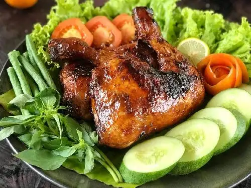 Pecel Ayam Dan Nasi Goreng Teh Iyul, Cisarua