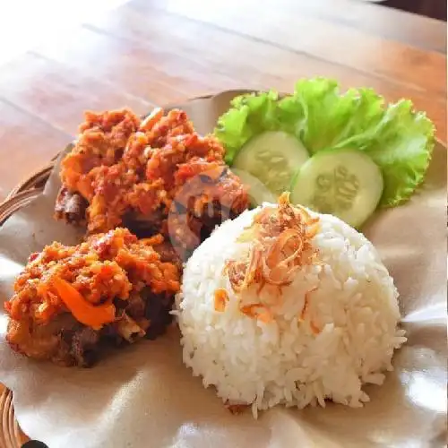 Gambar Makanan Ayam Goreng Dan Bakar Bu Imas, Pintu Keluar Pasar Gedebage 5