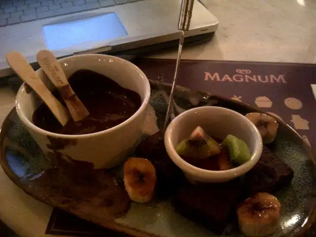 Gambar Makanan The New Magnum Café 10